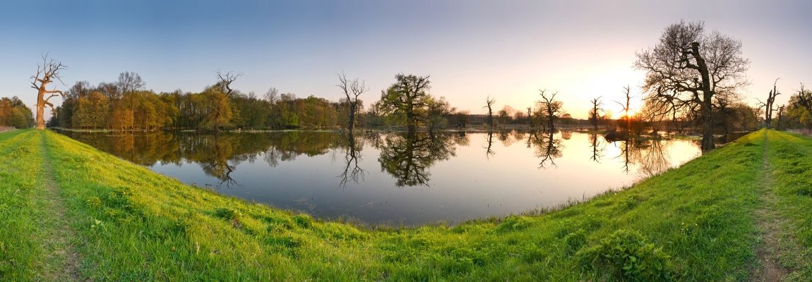 Černé louky mezi Pohanskem a Lány během posledního velkého povodňování v roce 2010.