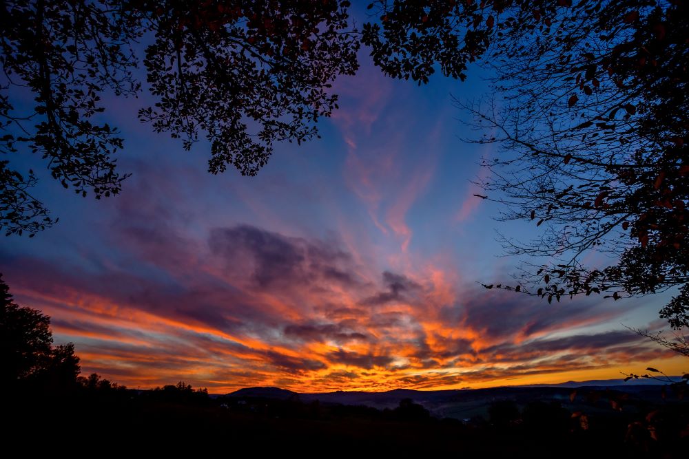 Kasal Petr - A nebe vzplálo - Pod Plešivcem - vyřazeno - mimo CHKO